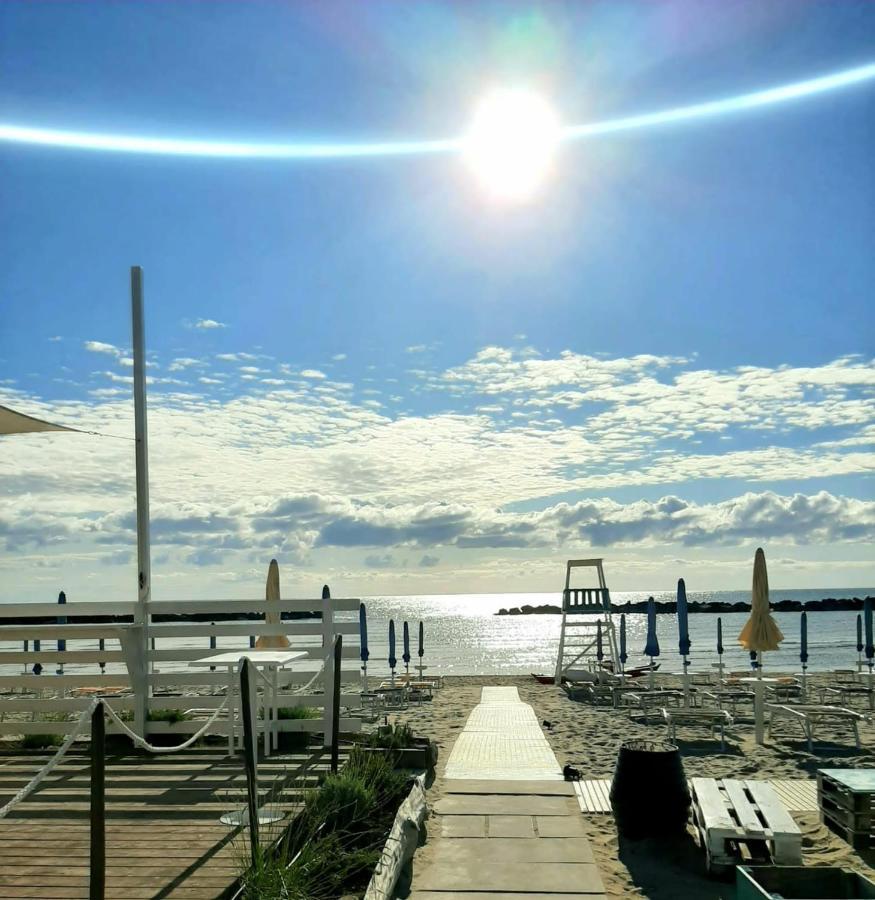 B&B Alba Sul Mare Guest House Massignano Exterior photo